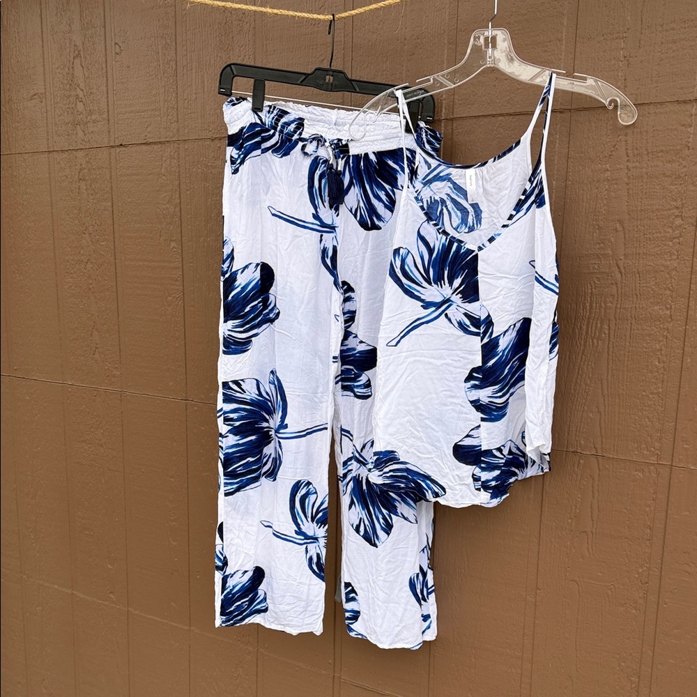 Gap Pajamas/Lounge Set